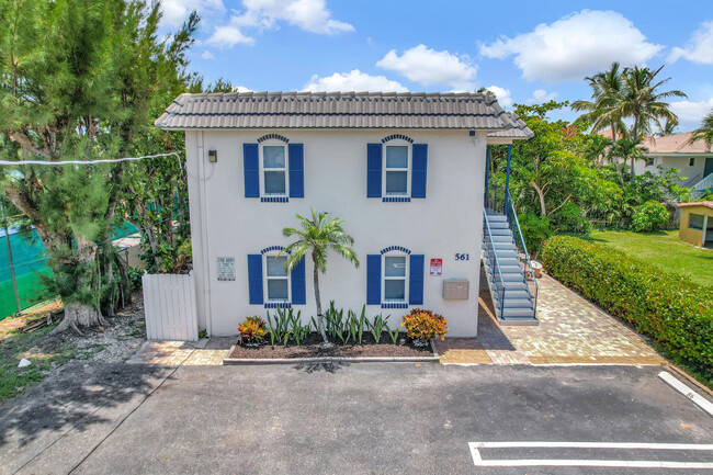 Building Photo - 561 N Ocean Dr