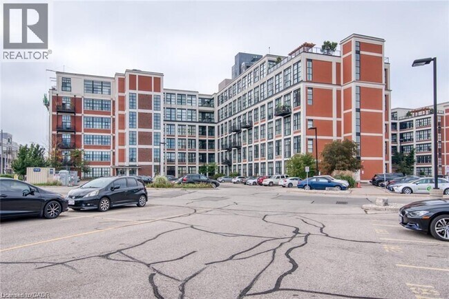 Building Photo - 404 King St W