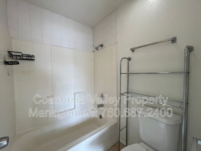 Building Photo - 32455 Cielo Vista Rd