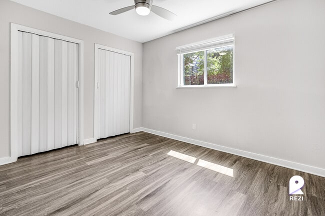 Building Photo - 902 Romeria Dr