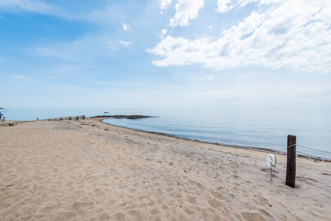 Foto del edificio - 147 Overshore Dr W