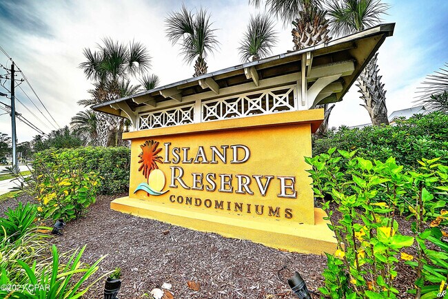 Foto del edificio - 8700 Front Beach Rd