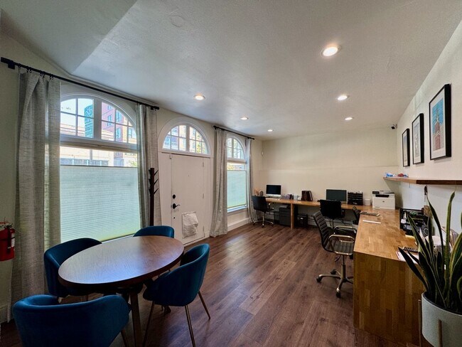 Foto del edificio - 4018 Broadway-