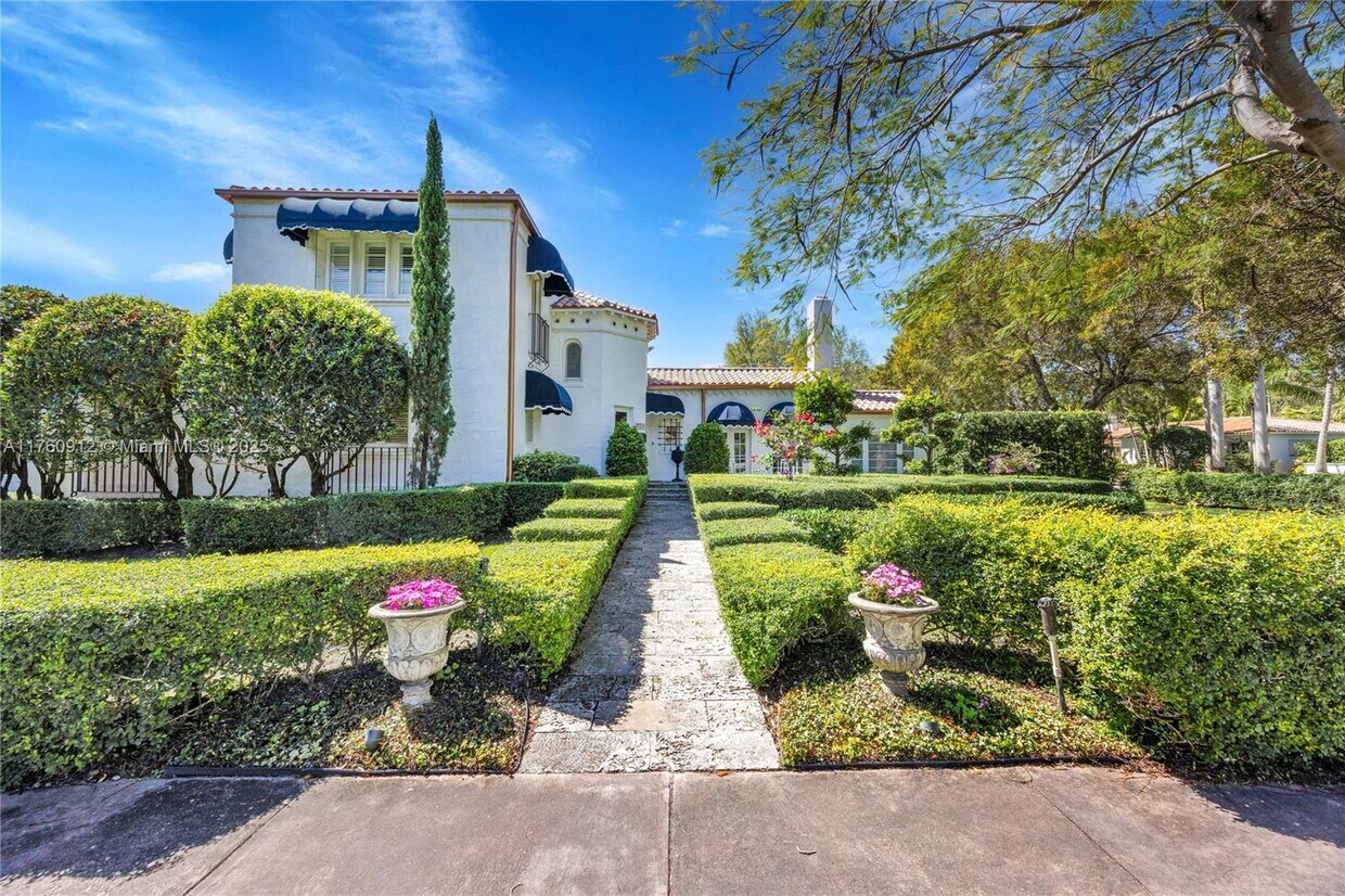 Foto principal - 4504 Alhambra Cir