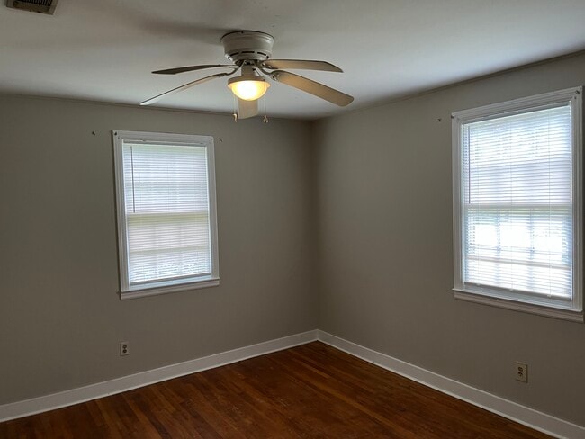 Building Photo - 36 N Easy St