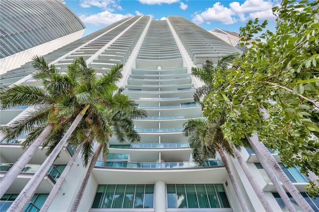 Foto del edificio - 900 Biscayne Blvd