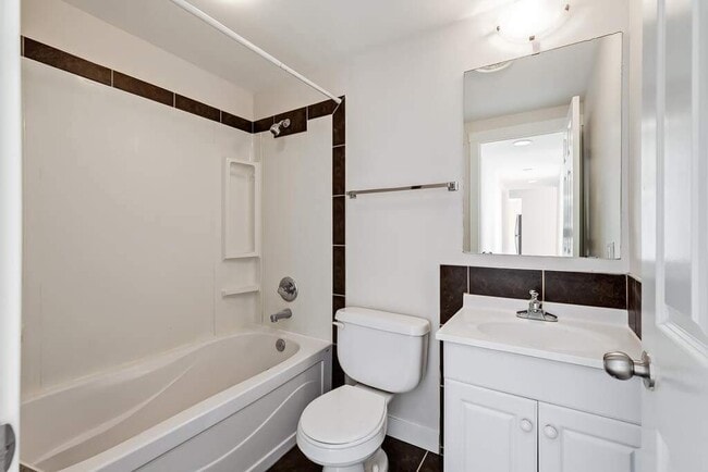 Building Photo - Cassils Plaza