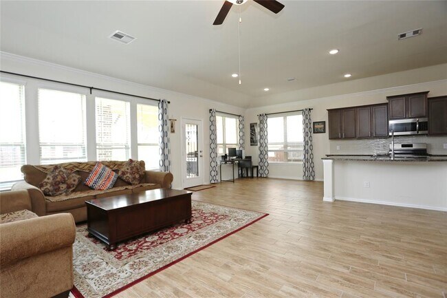 Foto del edificio - 18511 Glen Shee Dr