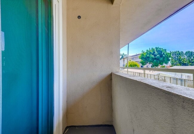 Foto del interior - Classic 2-Story Building in Park Mesa Heig...