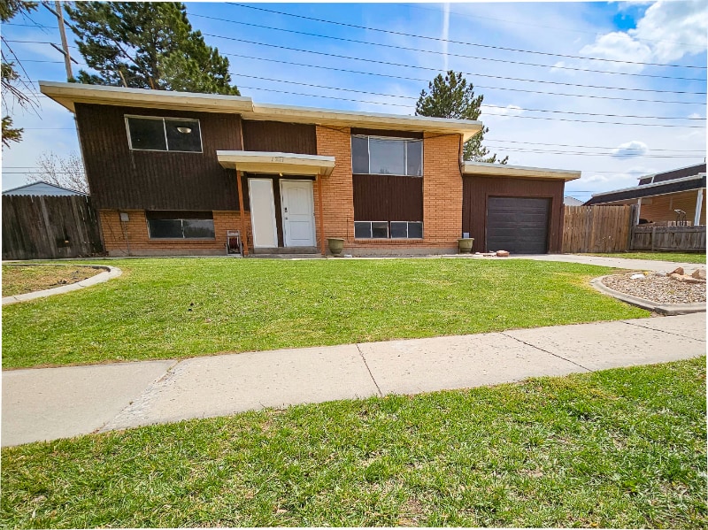 Primary Photo - 1261 Tamarack Rd
