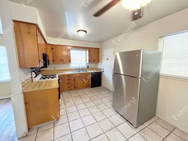 Foto del edificio - 5622 B St