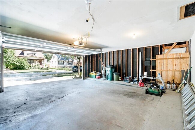 Building Photo - 215 Woodsboro Drive
