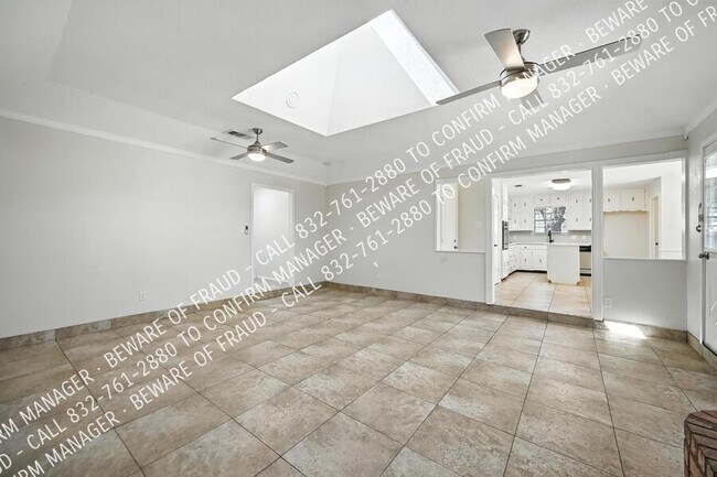 Foto del edificio - 8109 Starnes Rd