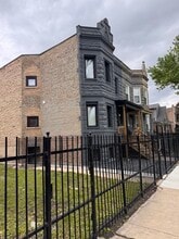 Building Photo - 818 S Karlov Ave