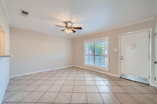 Foto del edificio - 7920 Rockwood Ln