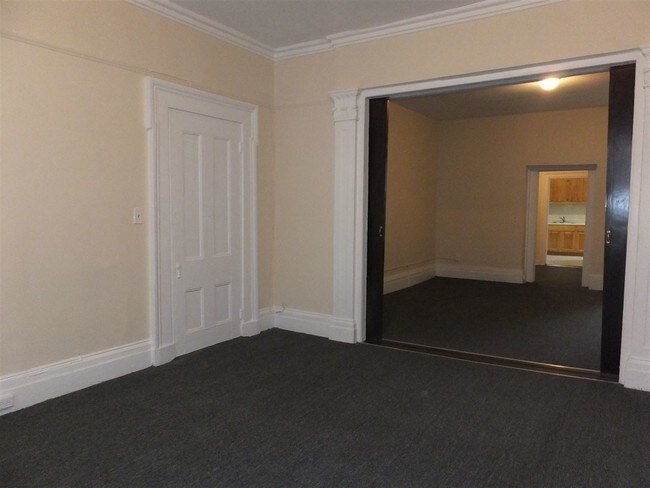 Building Photo - 276 3rd St