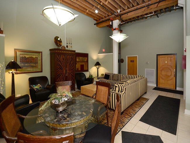 Lobby - The Riley - 1012 Douglas St Apartments