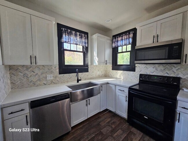 Foto del edificio - VINTAGE HOME BUILT IN 1926