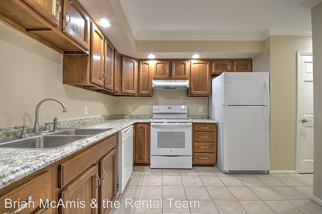 Building Photo - 2 br, 2 bath House - 1900 W. Manor Court #C