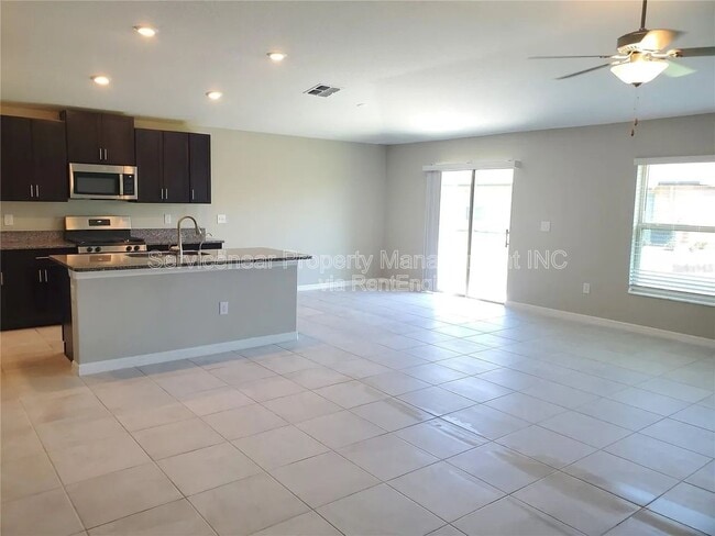Building Photo - 10344 Alder Green Dr