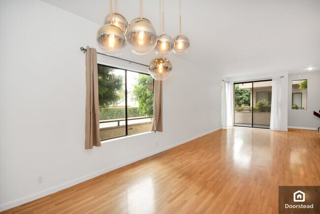 Building Photo - 4519 Coldwater Canyon Ave
