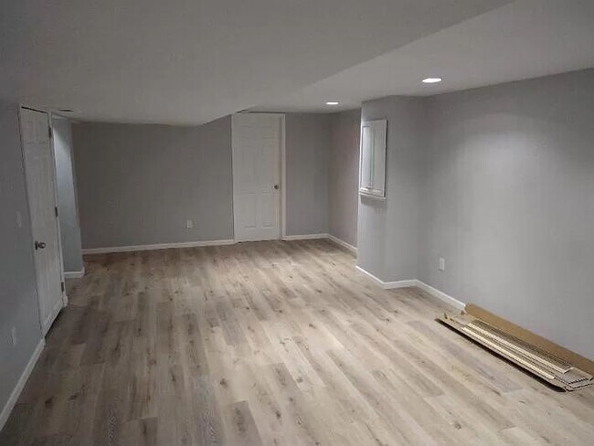 Building Photo - 3 Bedroom 2 Bath Home St. Louis Park
