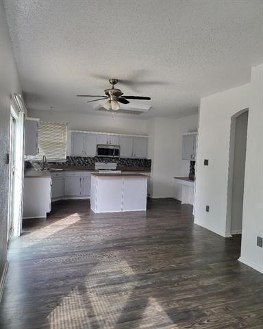 Foto del edificio - 513 Pineview Ln