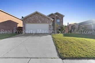 Building Photo - 411 Cranbrook Ln