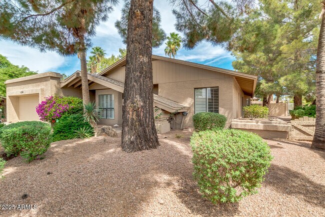 Foto del edificio - 6768 E Grandview Dr