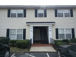 Building Photo - 925 Cleveland St