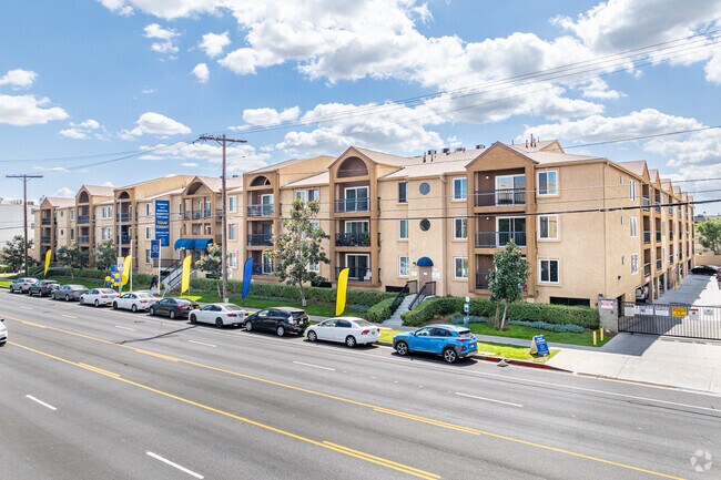 Foto del edificio - Lassen Village Apartments