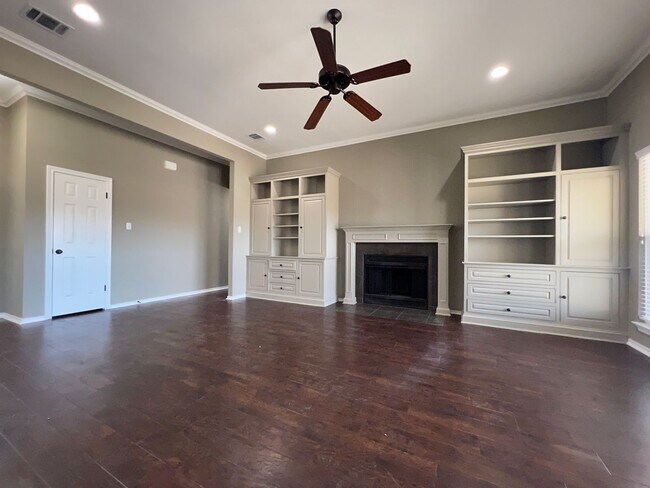 Foto del edificio - Single Family Home