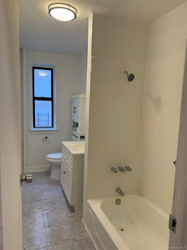 Foto del edificio - 551 W 160th St