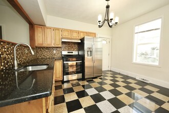 Building Photo - 488 Pleasant St