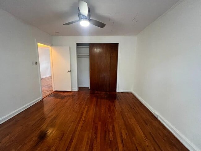 Building Photo - 2 bedroom in SUNNYSIDE NY 11104