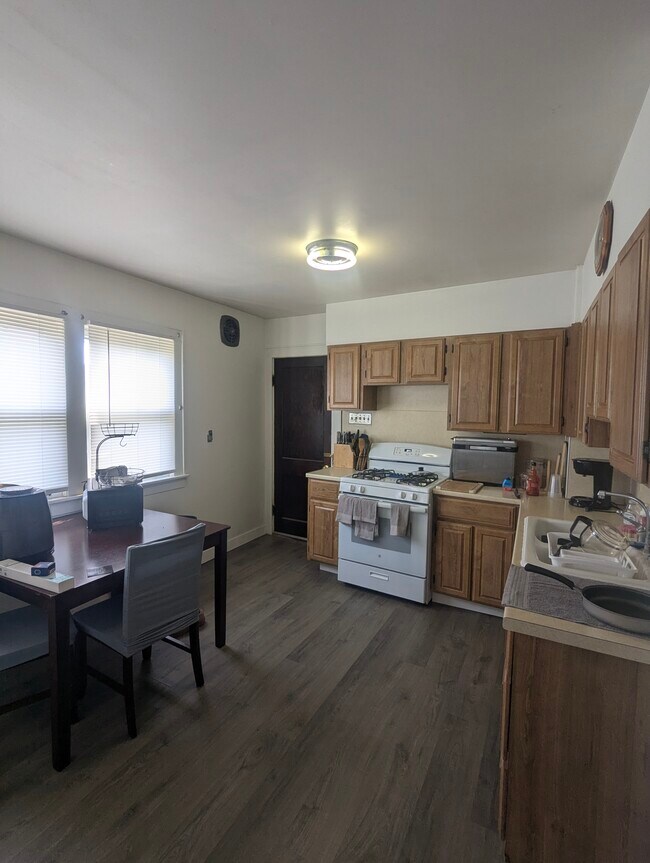 Vista de la cocina - 534 Kenwick Dr