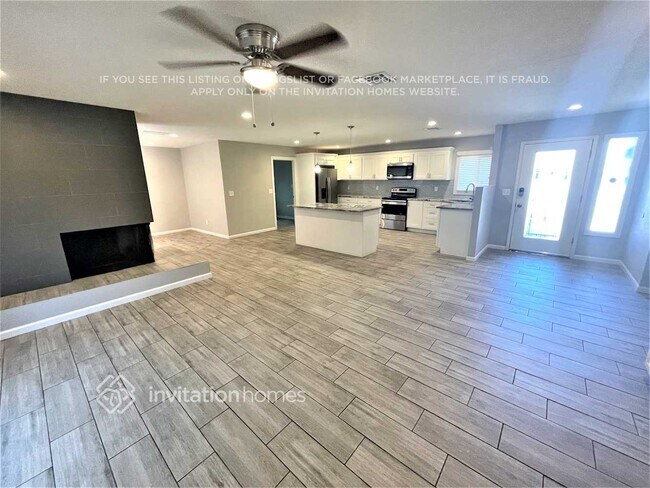 Foto del edificio - 943 E Manhatton Dr