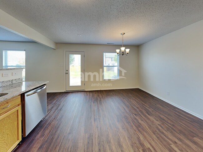 Building Photo - 3230 Brandenburg Dr