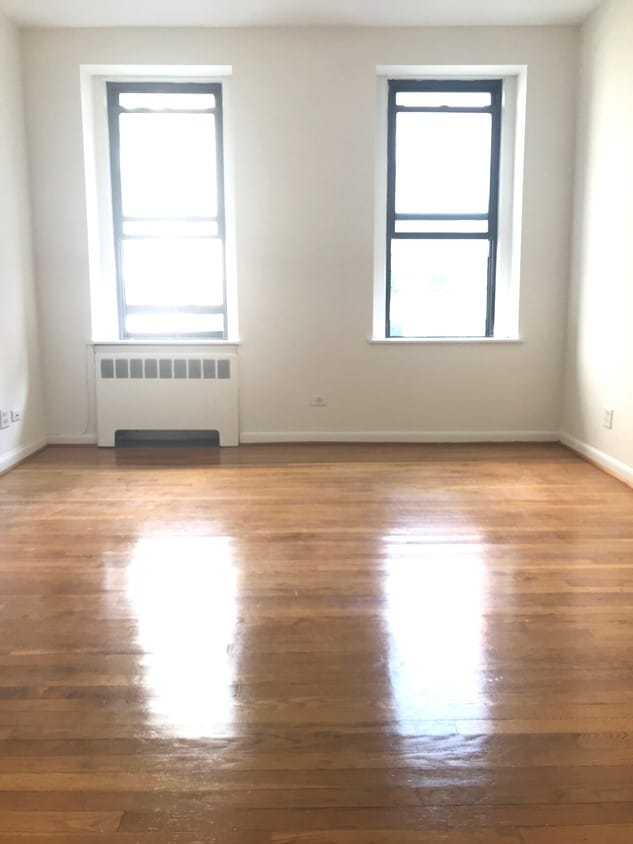 Primary Photo - 1555 York Ave
