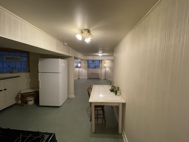 Building Photo - 4433 N Artesian Ave