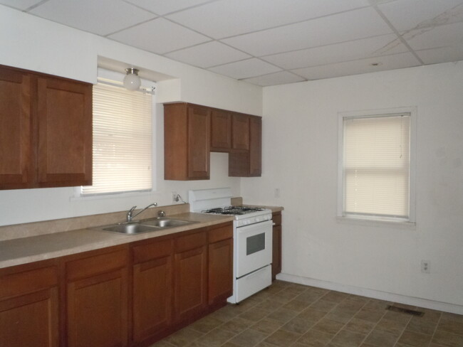 Building Photo - 231 South St