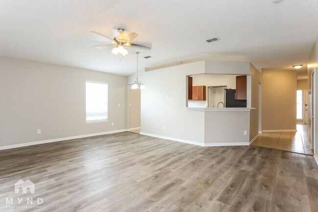 Building Photo - 3442 Volley Dr