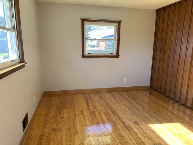 Building Photo - 1205 Leaman Pl