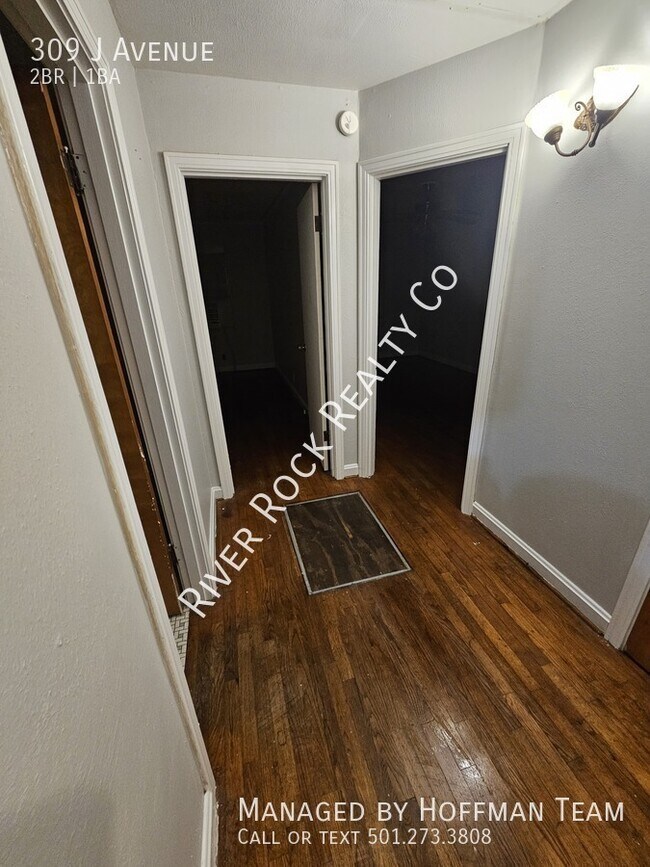 Foto del edificio - 309 W J Ave