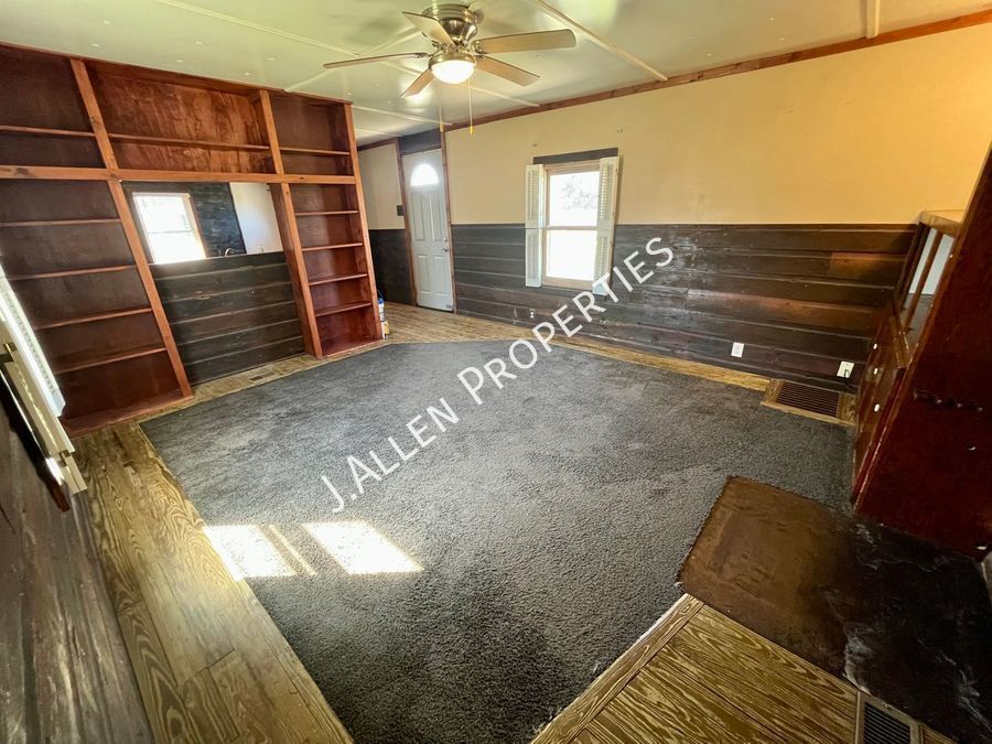 700 S 4th St Unit 6, Battle Creek, NE 68715 Room for Rent in Battle