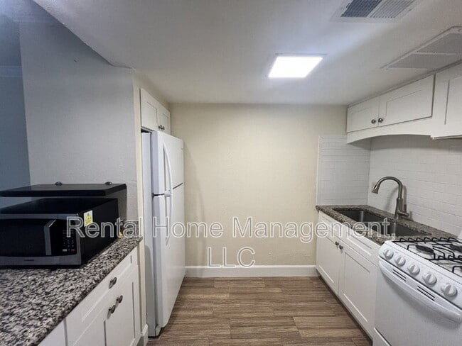 Building Photo - 139 Oyster Bay Cir