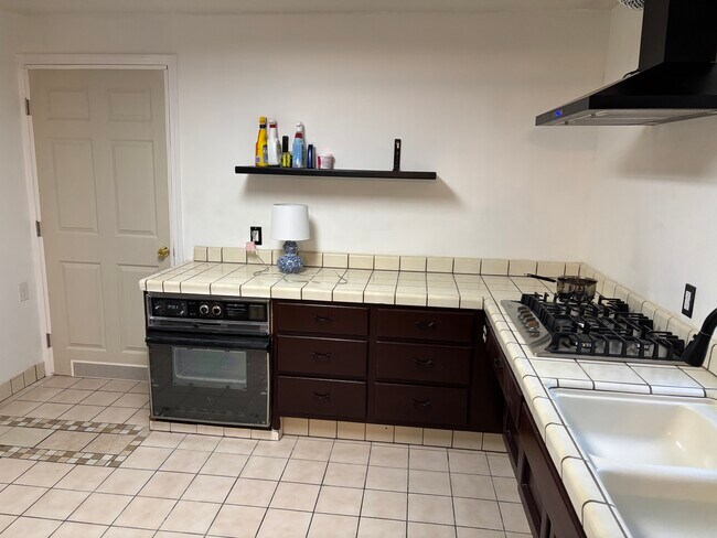 Foto del edificio - 309 Forrest Ave