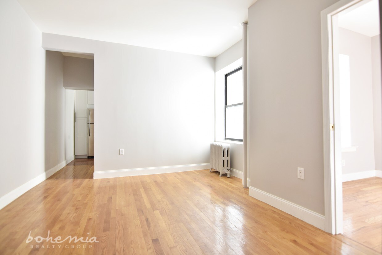 Primary Photo - 701 W 179th St