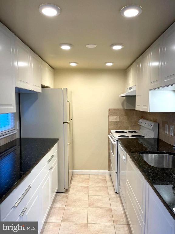 Building Photo - 3740 S Leisure World Blvd