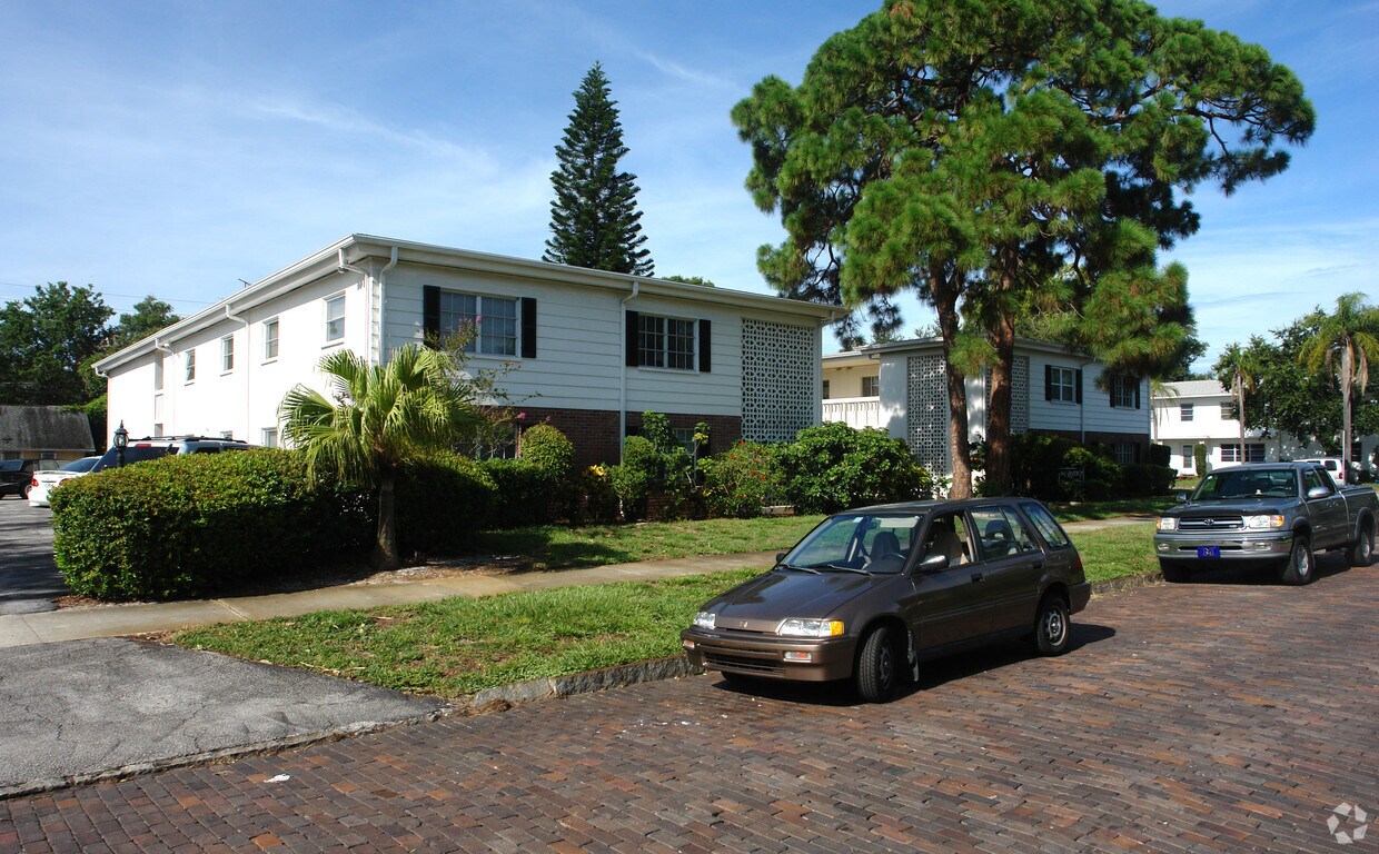 Foto del edificio - 516 12th Ave NE